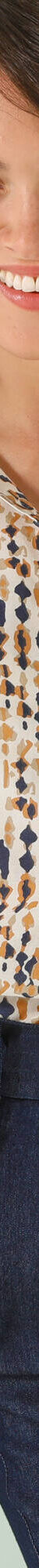 Bloes met korte mouwen en omslag, minimalistische print (ecru / hazelnootbruin) Bloes met korte mouwen en omslag, minimalistische print (ecru / hazelnootbruin)